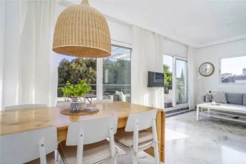 Apartamento en Los Naranjos-Las Brisas