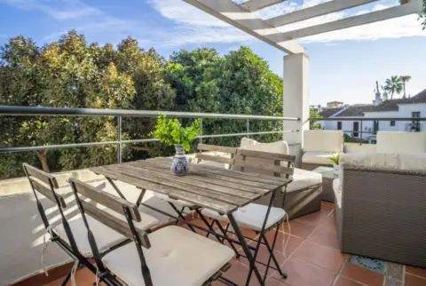 Apartamento en Los Naranjos-Las Brisas