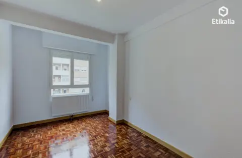 Piso en calle de las Juntas Generales