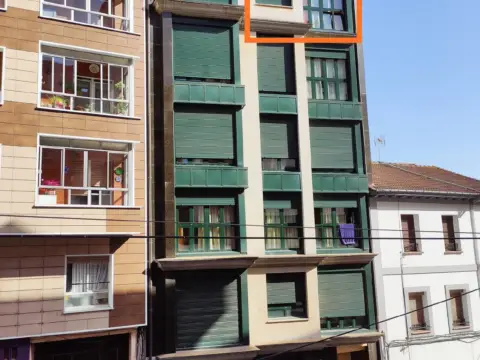 Piso en Avenida de las Segadas, 13