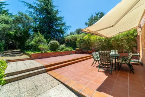 Chalet en calle de Dulcinea, 14