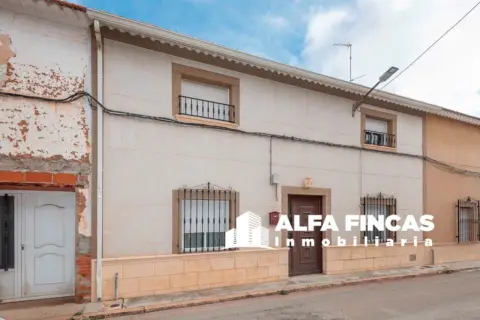 Chalet en San Clemente