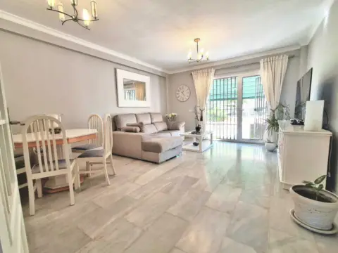 Apartamento en Urbanización El Hacho-La Duquesa Golf