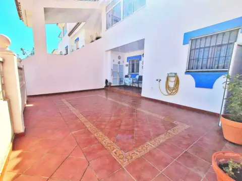 Apartamento en Urbanización El Hacho-La Duquesa Golf