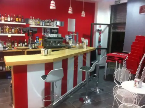 Local comercial en Los Corrales de Buelna