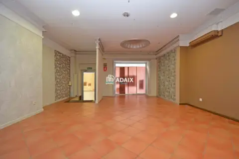 Local comercial en calle del Obispo Segura Sáez