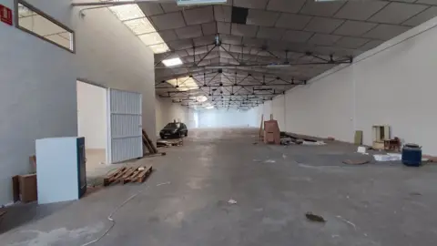 Nave industrial en calle de las Cañas