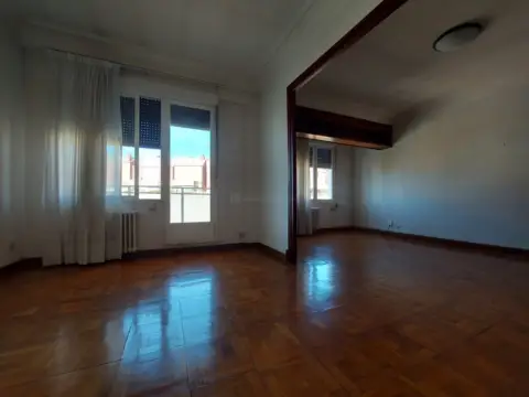 Piso en calle del General Vara de Rey