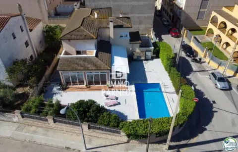 Chalet en Carrer del Puigmal, 24