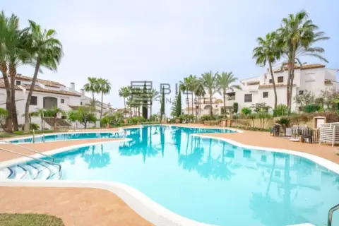 Piso en calle Istán, 1