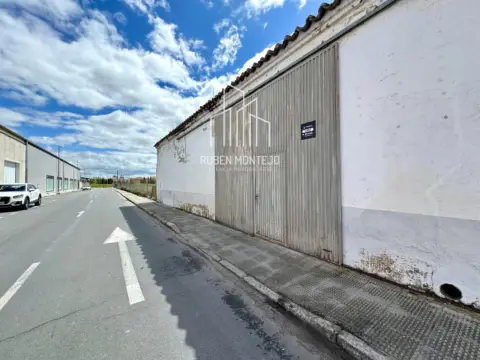 Nave industrial en Ronda de las Cruces