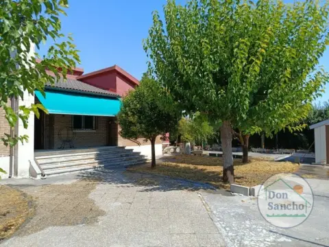 Chalet en Castronuevo de Esgueva