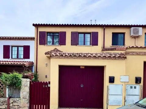 Casa adosada en Avinguda de Masia Traver