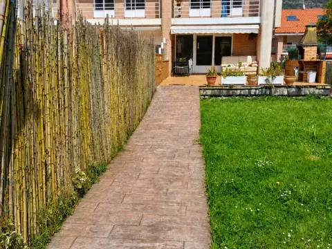 Casa en calle Ur Residencial Castilla