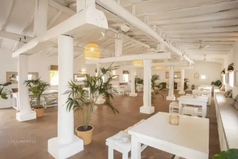 Casa en calle Avenida los Delfines, nº 18