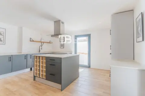 Casa adosada en calle Barri Es Cos