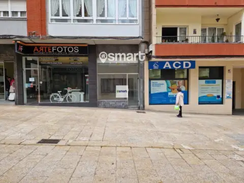 Local comercial en calle de Pablo Iglesias, 11