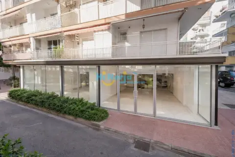 Local comercial en , en El Centro, Cerca del Mar, Pueblo