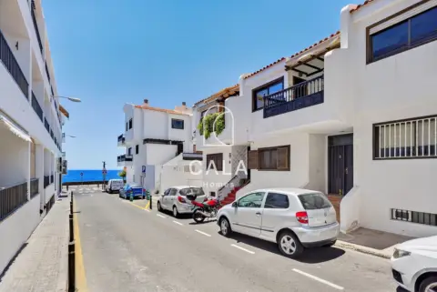 Casa adosada en Avenida del Emigrante