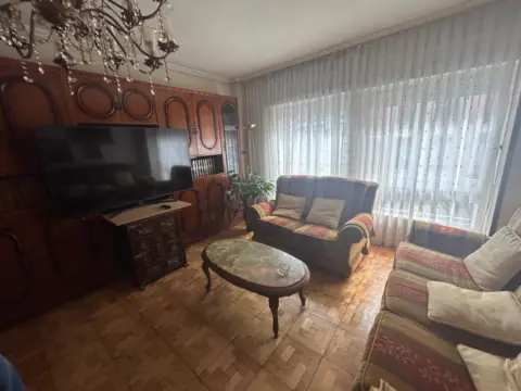 Piso en calle del Pintor Modinos