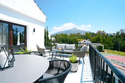 Ático en Nueva Andalucía-Centro