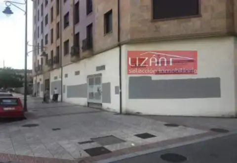 Local comercial en calle de Antonio Machado