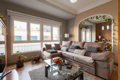 Piso en calle de Ramón Pérez de Ayala, 17