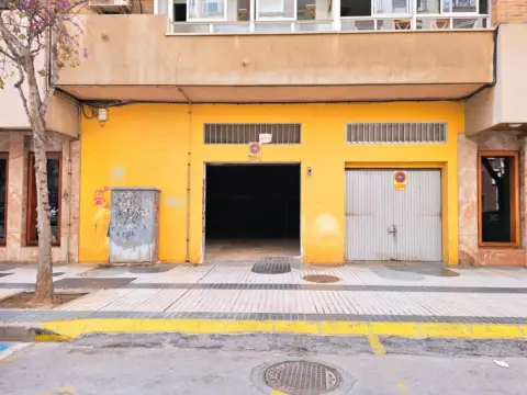 Local comercial en calle Pintor Balaca, 52
