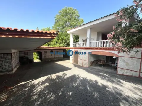 Chalet en Almendralejo