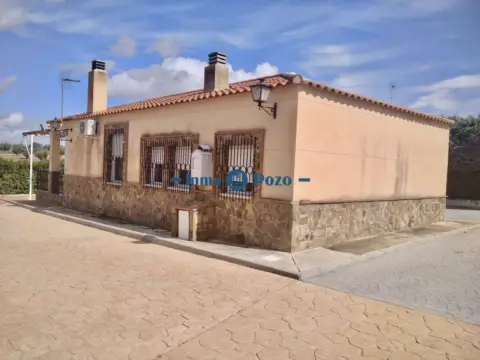 Chalet en calle Azadon, nº 36