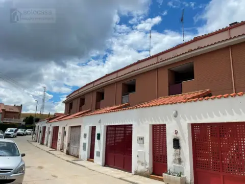 Casa adossada a Ciguñuela