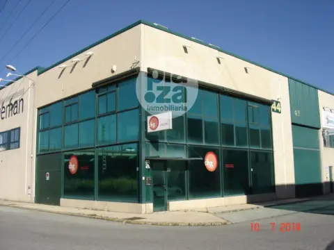 Nave industrial en calle de la Bureba