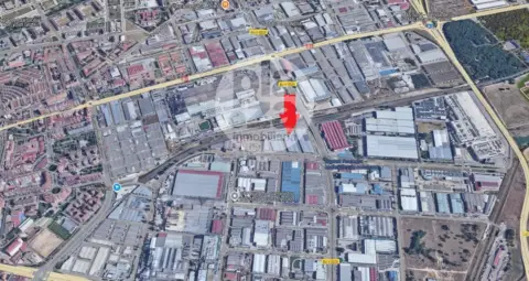 Nave industrial en calle de la Bureba