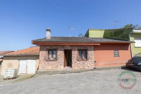 Casa en calle Lg Linares, nº 10