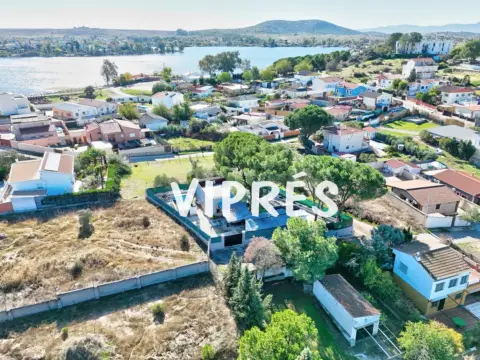 Chalet en Los Milagros-La Corchera