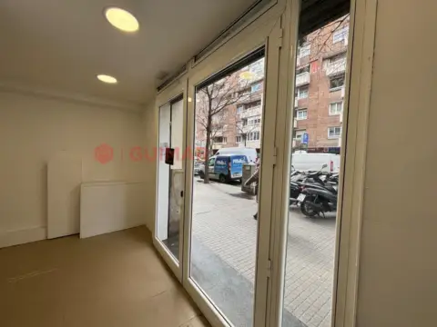 Local comercial en Carrer de Villarroel