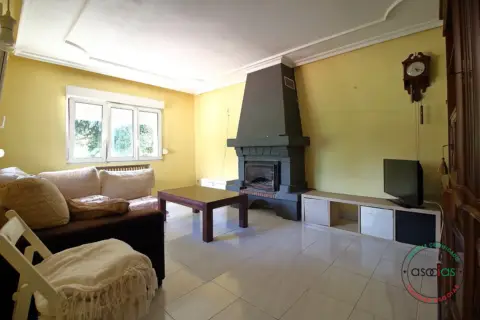 Casa en calle Camín Montejurra-Bernueces, nº 428