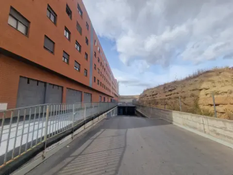 Garaje en Portillejo-Valdegastea