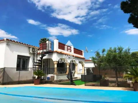 Chalet en Carrer del Baix Camp, 4