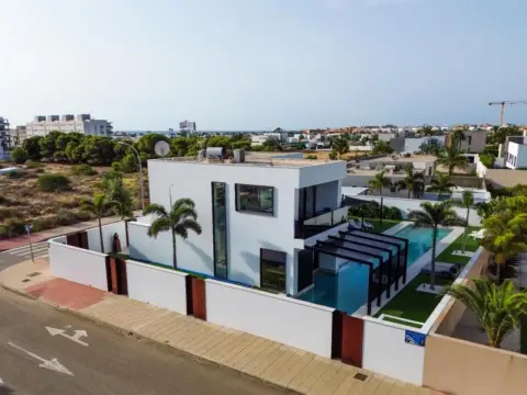 Chalet en Puerto Vera-Las Salinas