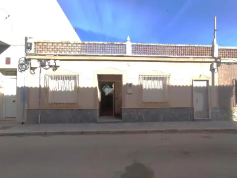 Casa en calle del Naranjo