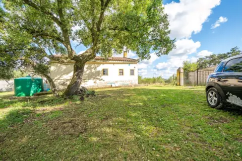 Casa pareada en calle Lg Viñas 137 Polígono 19, nº 137