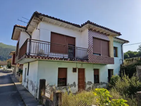 Casa en Barrio del Rivero, 72