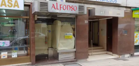 Local comercial en calle de González Besada, 10
