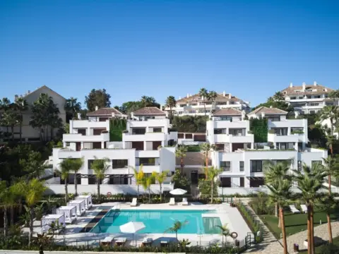 Penthouse in Lomas de Marbella Club-Puente Romano
