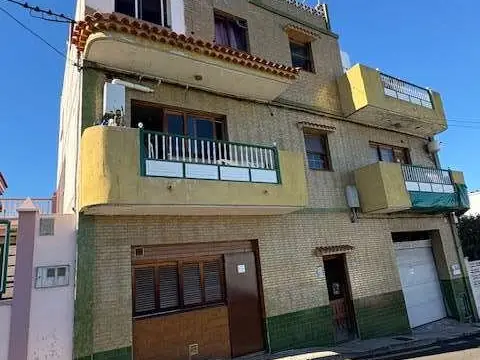 Piso en calle Toscas de La Iglesia