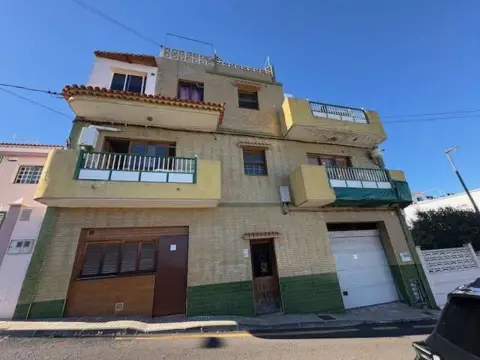 Piso en calle Toscas de La Iglesia