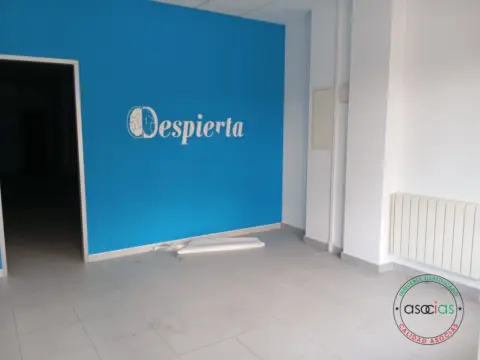 Local comercial en calle Naranjo de Bulnes, 20