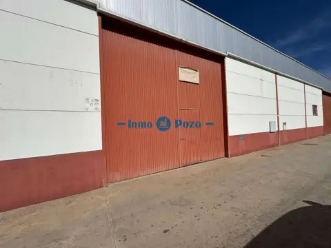Nave industrial en calle de Badajoz, 88