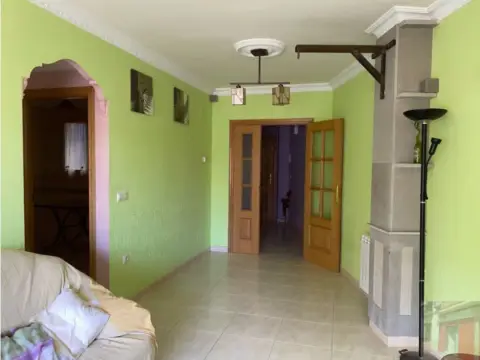 Piso en Av. Reyes Católicos